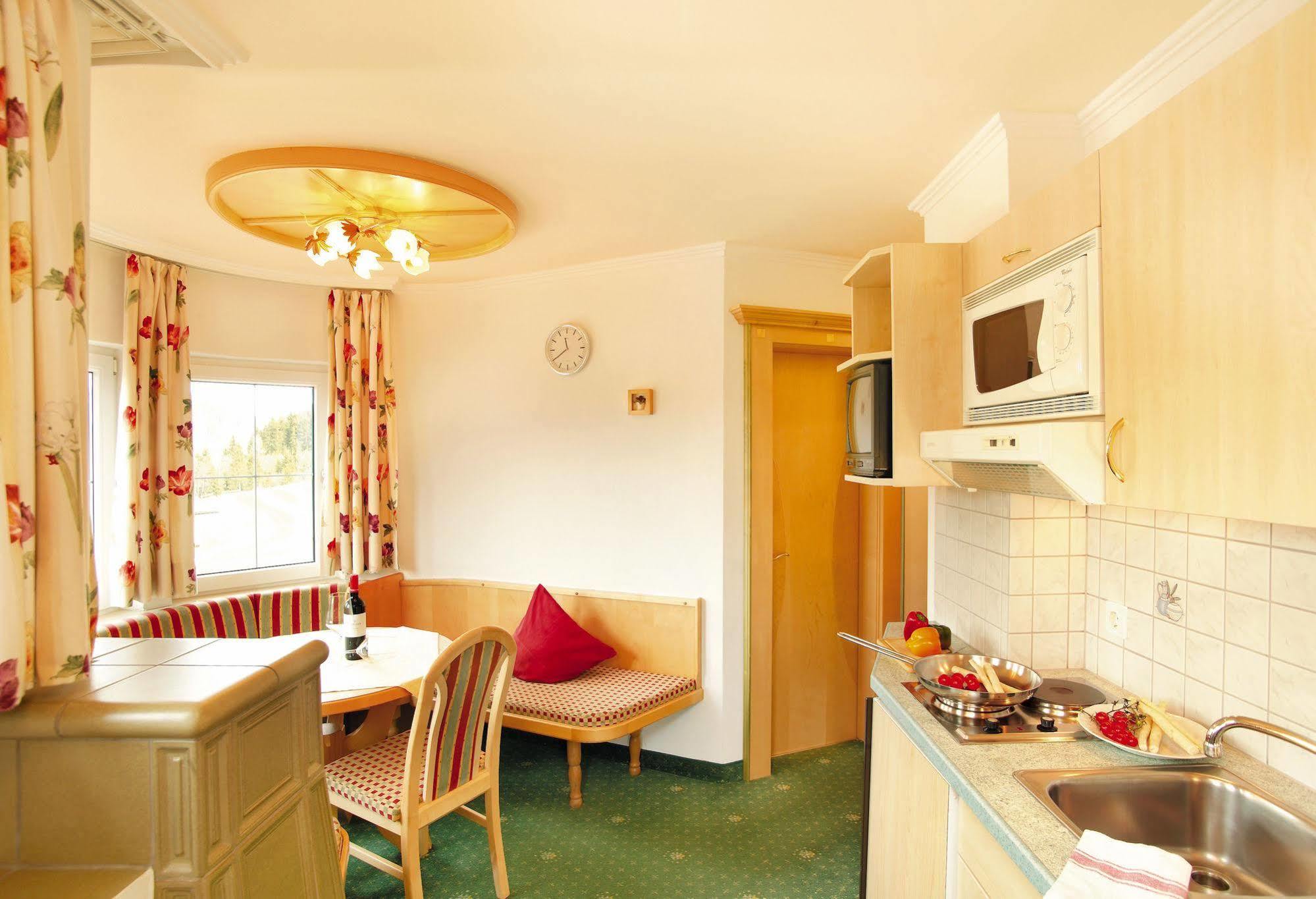 Apparthotel Talhof, Restaurant, Pool Und Spa Oberau Εξωτερικό φωτογραφία